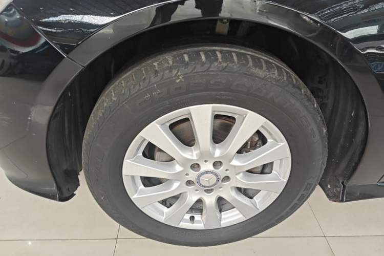 Used Mercedes-Benz R-Class 2017 R 320 4MATIC Business Edition Prestige Model Left Front Wheel Hub