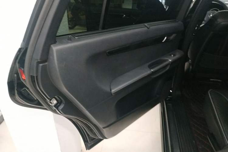 Used Mercedes-Benz R-Class 2017 R 320 4MATIC Business Edition Prestige Model Left Rear Door Interior