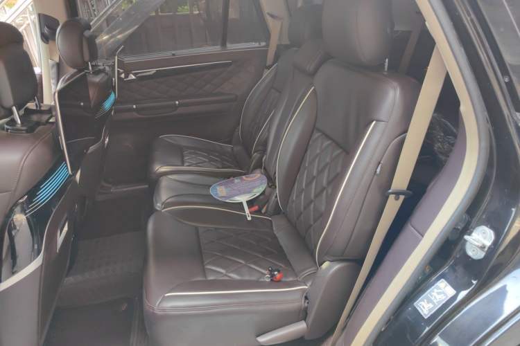 Used Mercedes-Benz R-Class 2017 R 320 4MATIC Business Edition Prestige Model Left Rear Seat