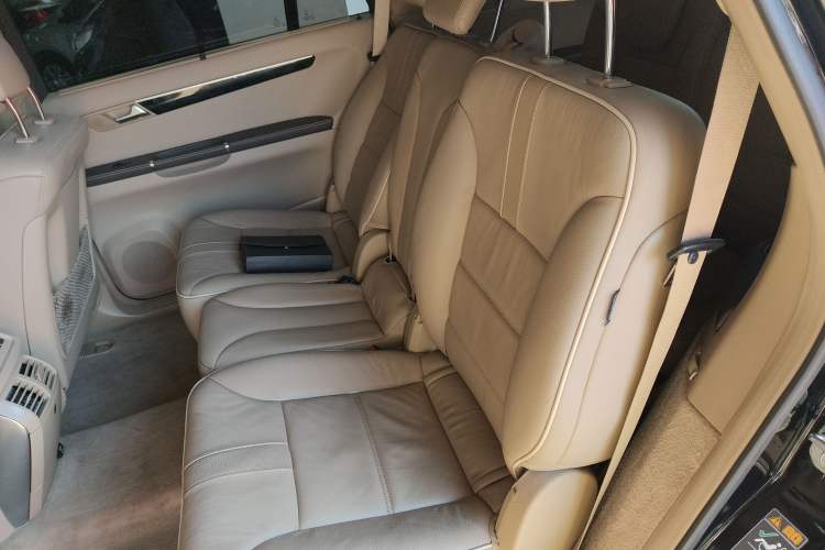 Used Mercedes-Benz R-Class 2017 R 320 4MATIC Business Edition Prestige Model Left Rear Seat