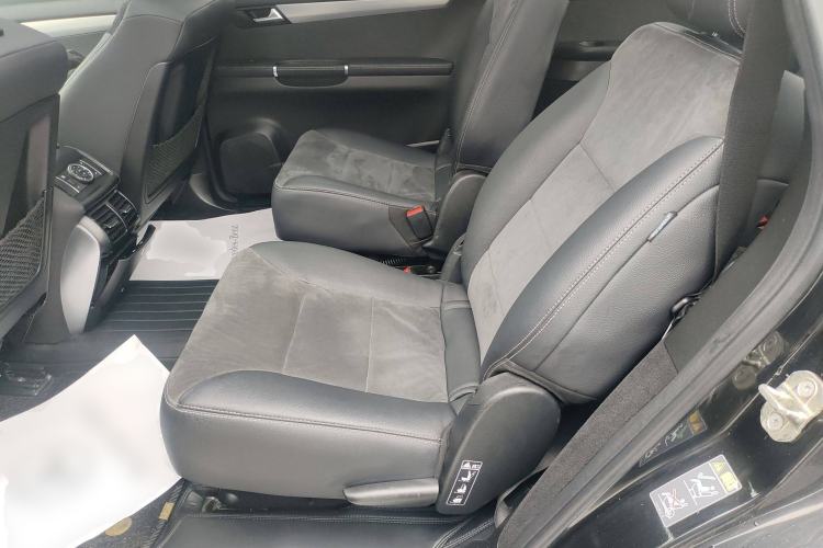 Used Mercedes-Benz R-Class 2017 R 320 4MATIC Business Edition Prestige Model Left Rear Seat