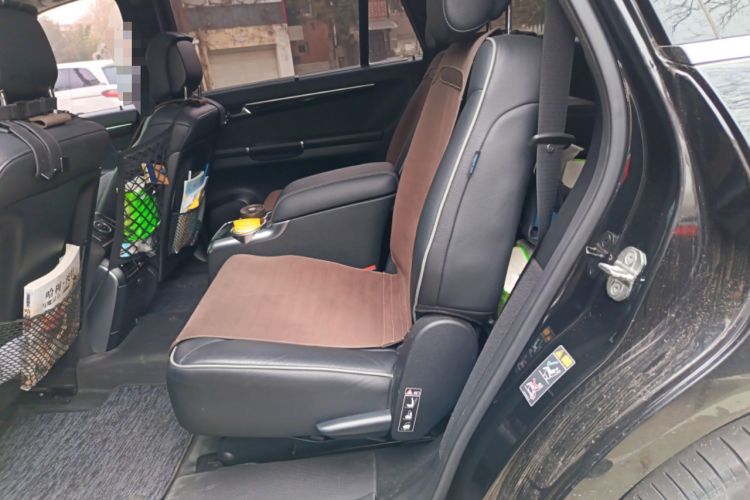 Used Mercedes-Benz R-Class 2017 R 400 4MATIC Exclusive Edition Left Rear Seat