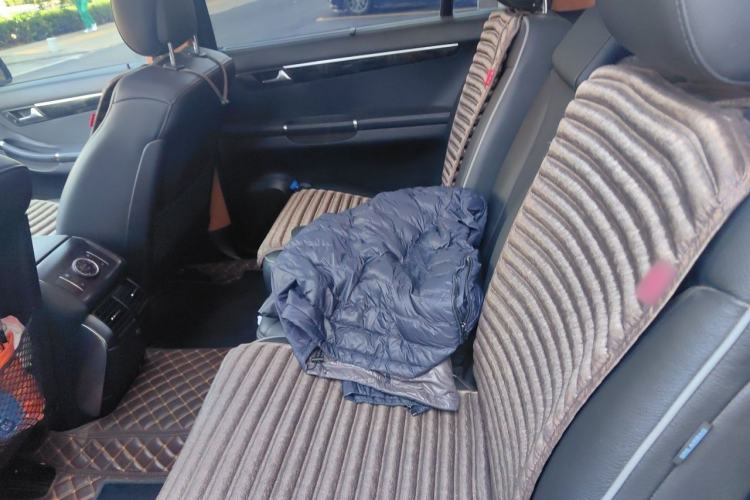 Used Mercedes-Benz R-Class 2017 R 320 4MATIC Business Edition Prestige Model Left Rear Seat