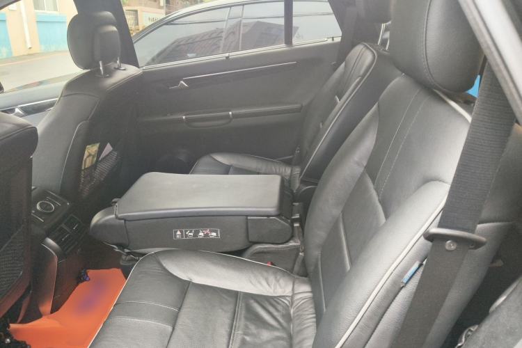 Used Mercedes-Benz R-Class 2017 R 320 4MATIC Business Edition Prestige Model Left Rear Seat