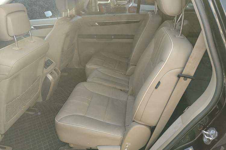 Used Mercedes-Benz R-Class 2017 R 320 4MATIC Business Edition Prestige Model Left Rear Seat
