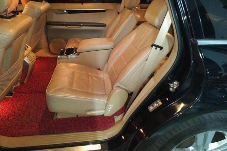 Used Mercedes-Benz R-Class 2017 R 320 4MATIC Luxury Collection Edition Left Rear Seat