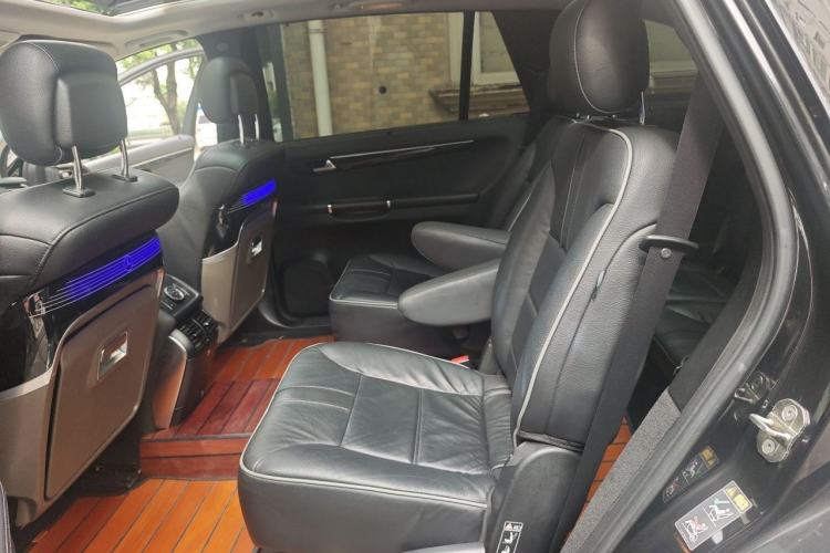Used Mercedes-Benz R-Class 2017 R 320 4MATIC Business Edition Prestige Model Left Rear Seat