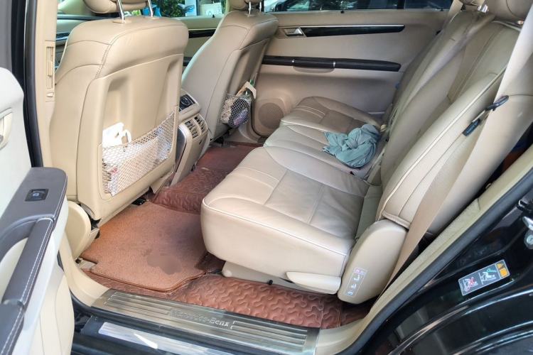 Used Mercedes-Benz R-Class 2017 R 320 4MATIC Business Edition Prestige Model Left Rear Seat