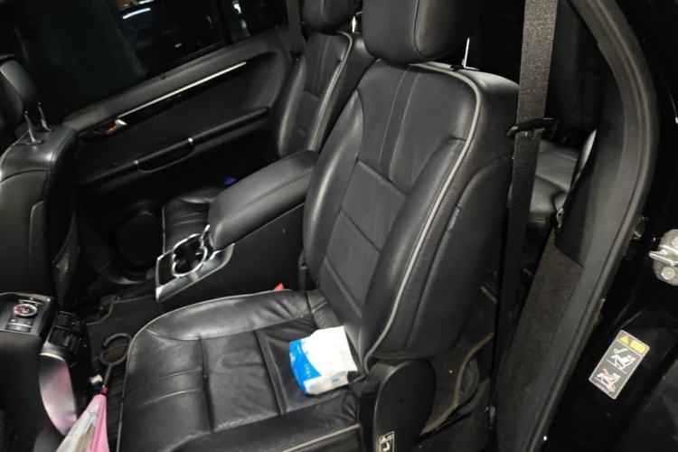 Used Mercedes-Benz R-Class 2017 R 320 4MATIC Luxury Collection Edition Left Rear Seat
