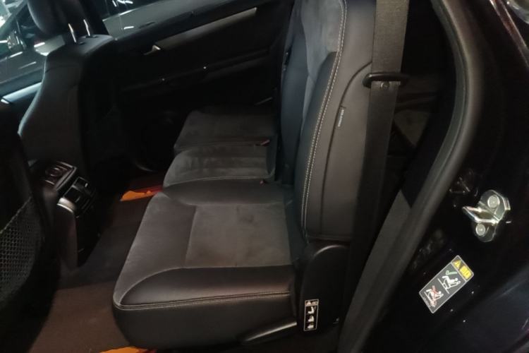 Used Mercedes-Benz R-Class 2017 R 320 4MATIC Business Edition Prestige Model Left Rear Seat