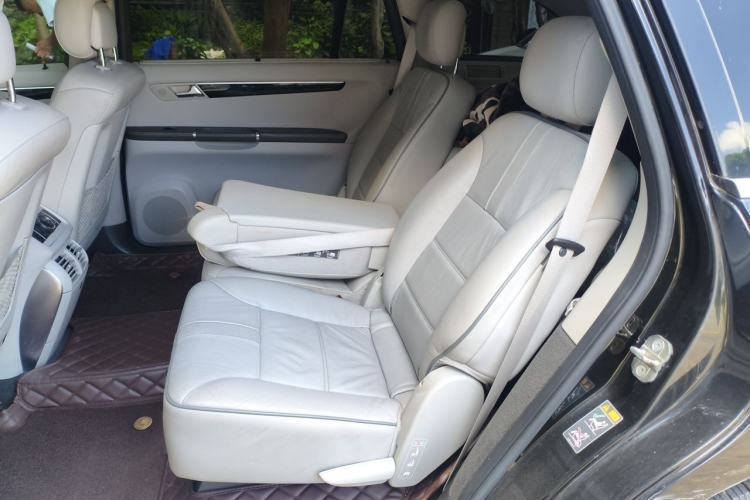 Used Mercedes-Benz R-Class 2017 R 320 4MATIC Business Edition Prestige Model Left Rear Seat