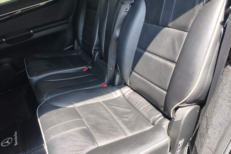 Used Mercedes-Benz R-Class 2017 R 320 4MATIC Business Edition Prestige Model Left Rear Seat