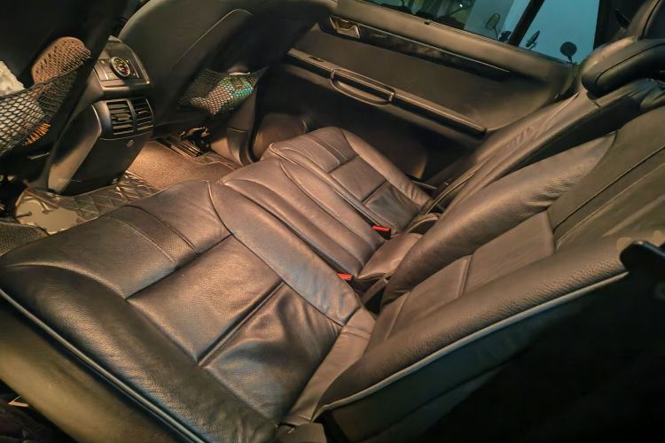 Used Mercedes-Benz R-Class 2017 R 320 4MATIC Business Edition Prestige Model Left Rear Seat