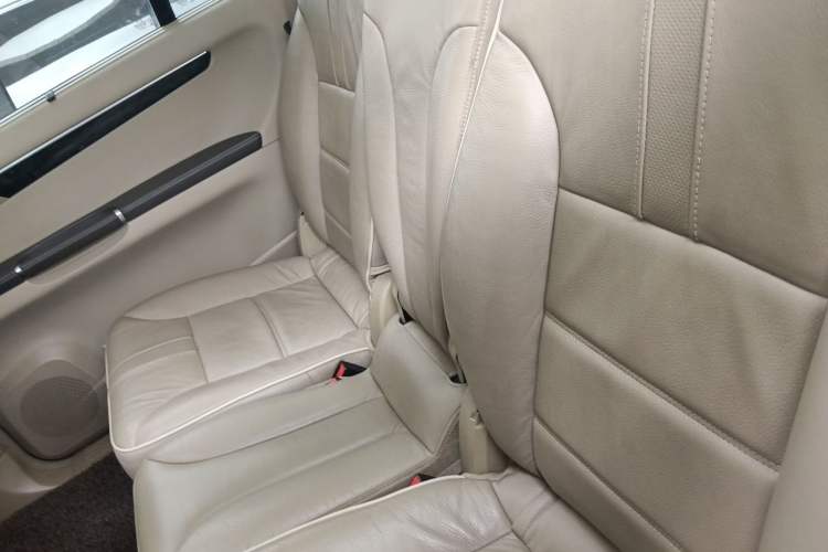 Used Mercedes-Benz R-Class 2017 R 320 4MATIC Business Edition Prestige Model Left Rear Seat