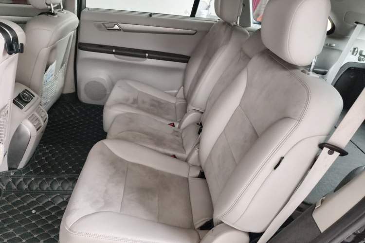 Used Mercedes-Benz R-Class 2017 R 320 4MATIC Business Edition Prestige Model Left Rear Seat