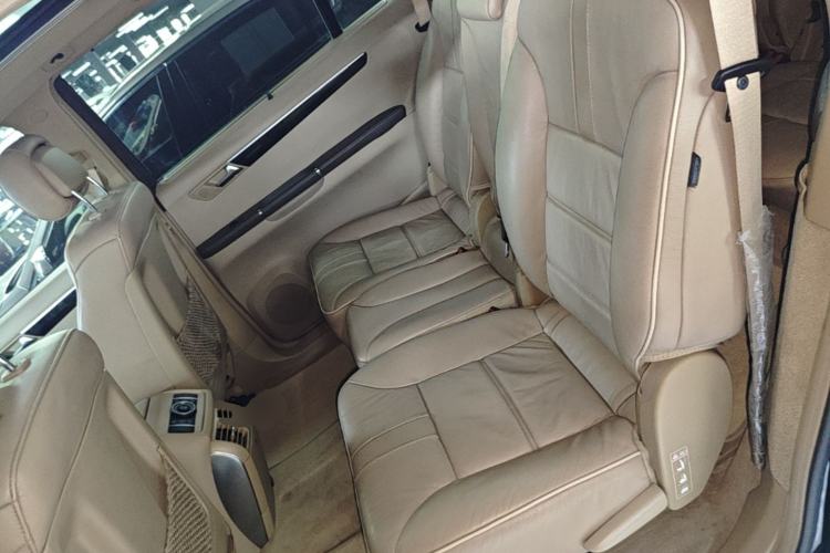 Used Mercedes-Benz R-Class 2017 R 320 4MATIC Business Edition Prestige Model Left Rear Seat