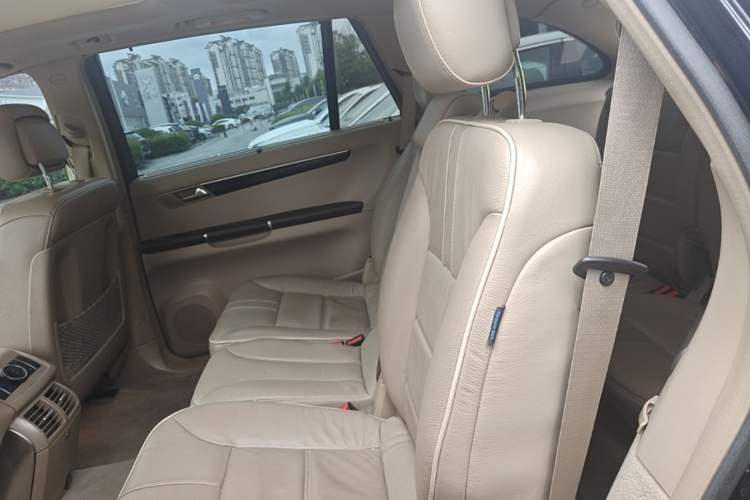 Used Mercedes-Benz R-Class 2017 R 320 4MATIC Business Edition Prestige Model Left Rear Seat