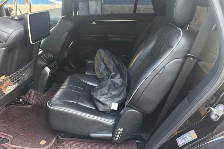 Used Mercedes-Benz R-Class 2017 R 320 4MATIC Business Edition Prestige Model Left Rear Seat