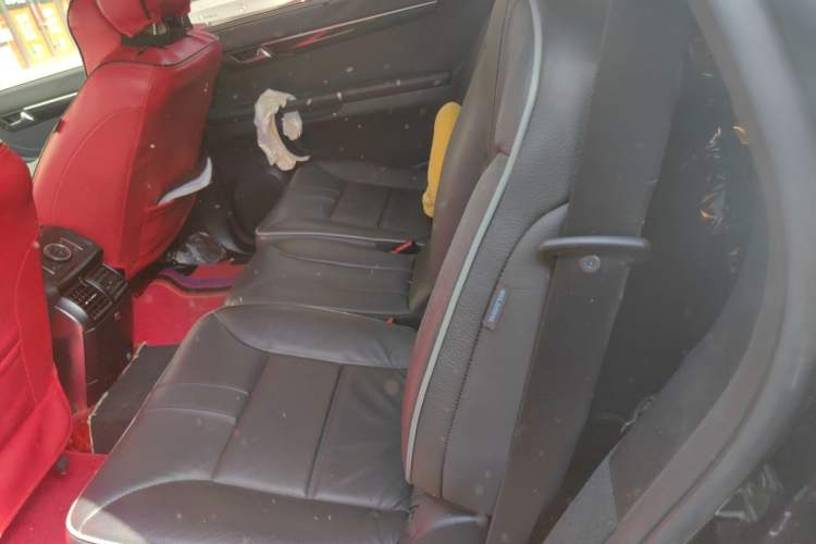 Used Mercedes-Benz R-Class 2017 R 320 4MATIC Business Edition Prestige Model Left Rear Seat