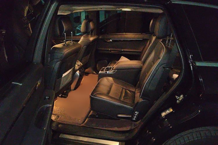 Used Mercedes-Benz R-Class 2017 R 320 4MATIC Luxury Collection Edition Left Rear Seat