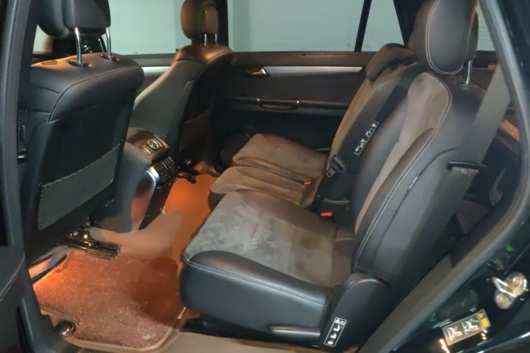 Used Mercedes-Benz R-Class 2017 R 320 4MATIC Business Edition Prestige Model Left Rear Seat