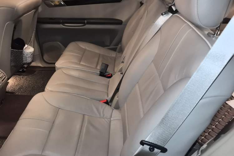 Used Mercedes-Benz R-Class 2017 R 320 4MATIC Business Edition Prestige Model Left Rear Seat