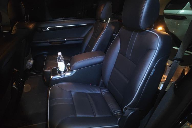 Used Mercedes-Benz R-Class 2017 R 320 4MATIC Luxury Collection Edition Left Rear Seat
