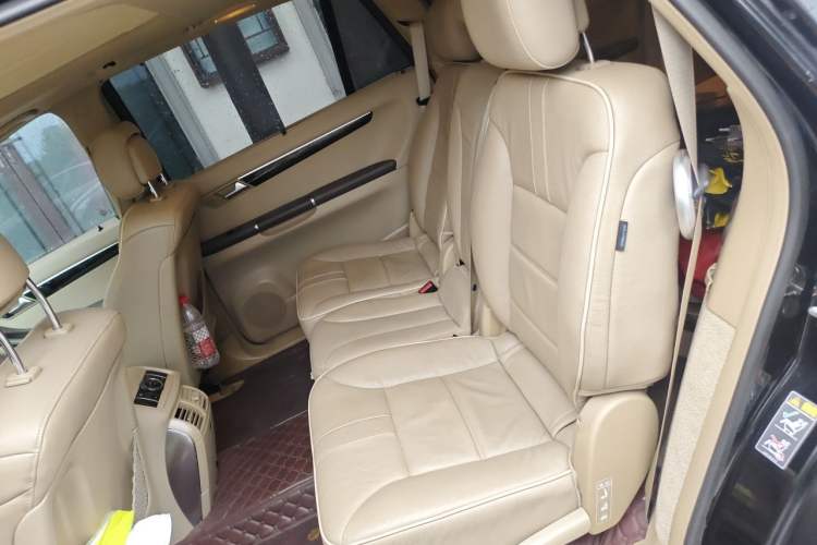 Used Mercedes-Benz R-Class 2017 R 320 4MATIC Business Edition Prestige Model Left Rear Seat