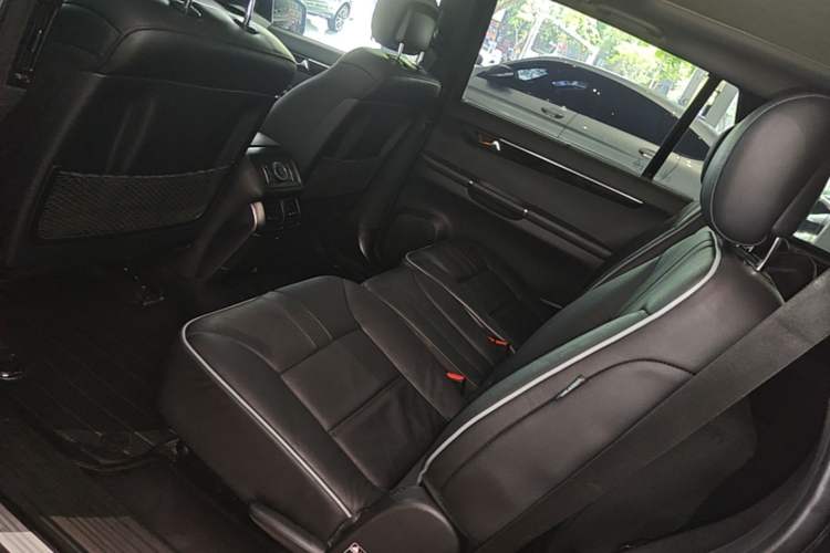 Used Mercedes-Benz R-Class 2017 R 320 4MATIC Business Edition Prestige Model Left Rear Seat
