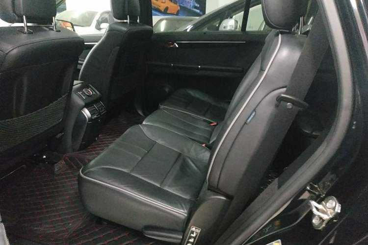 Used Mercedes-Benz R-Class 2017 R 320 4MATIC Business Edition Prestige Model Left Rear Seat