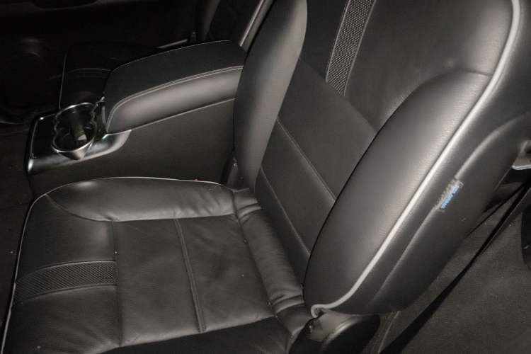 Used Mercedes-Benz R-Class 2017 R 320 4MATIC Luxury Collection Edition Left Rear Seat