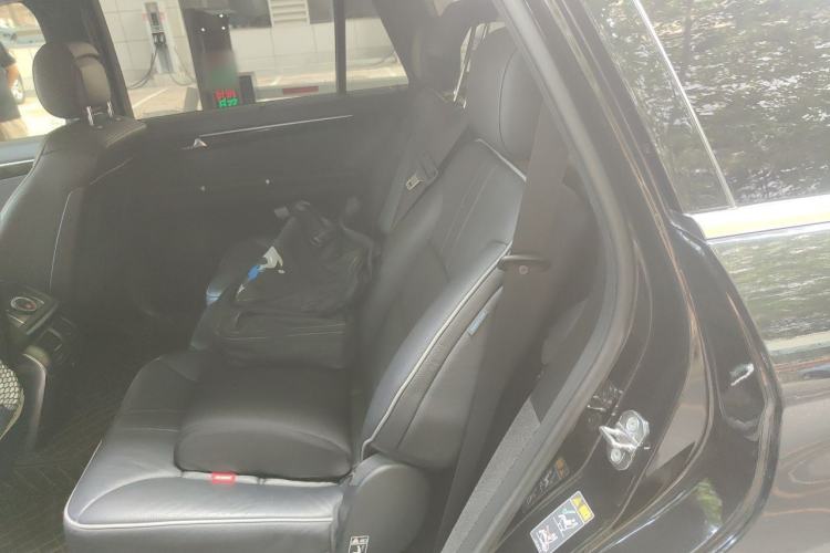 Used Mercedes-Benz R-Class 2017 R 320 4MATIC Business Edition Prestige Model Left Rear Seat