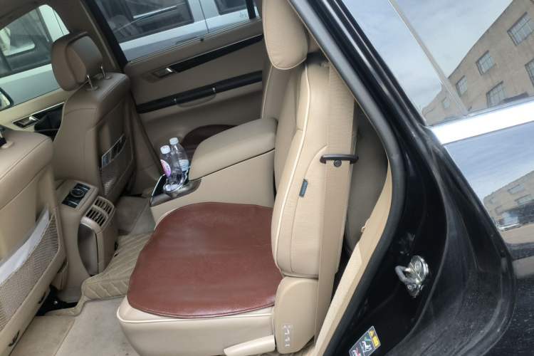 Used Mercedes-Benz R-Class 2017 R 320 4MATIC Luxury Collection Edition Left Rear Seat