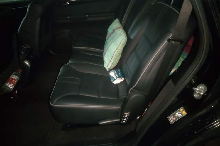 Used Mercedes-Benz R-Class 2017 R 320 4MATIC Business Edition Prestige Model Left Rear Seat