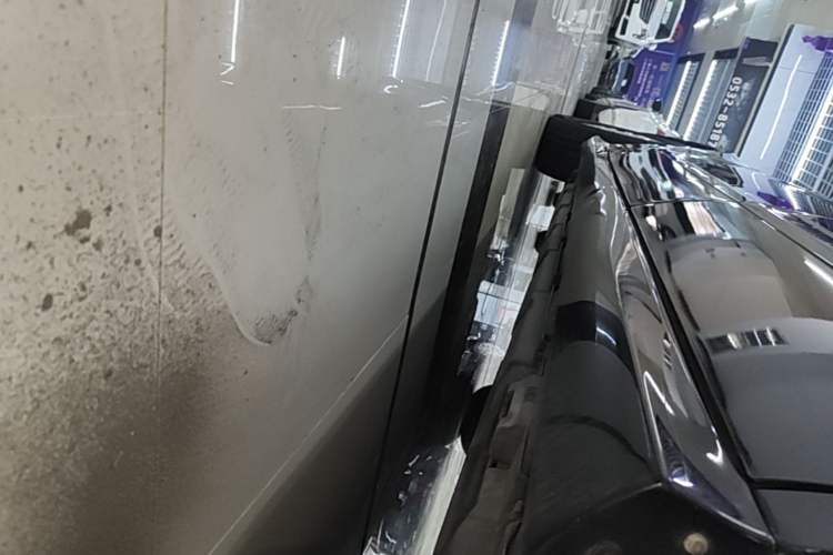 Used Mercedes-Benz R-Class 2017 R 320 4MATIC Business Edition Prestige Model Left Side Sill