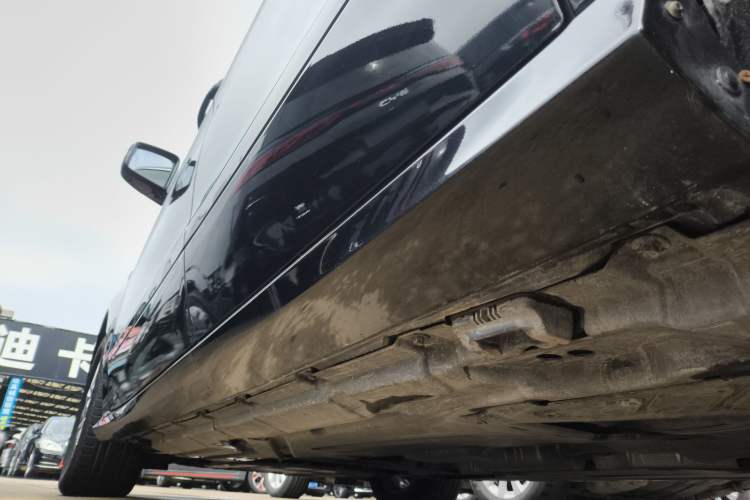 Used Mercedes-Benz R-Class 2017 R 320 4MATIC Business Edition Prestige Model Left Side Sill