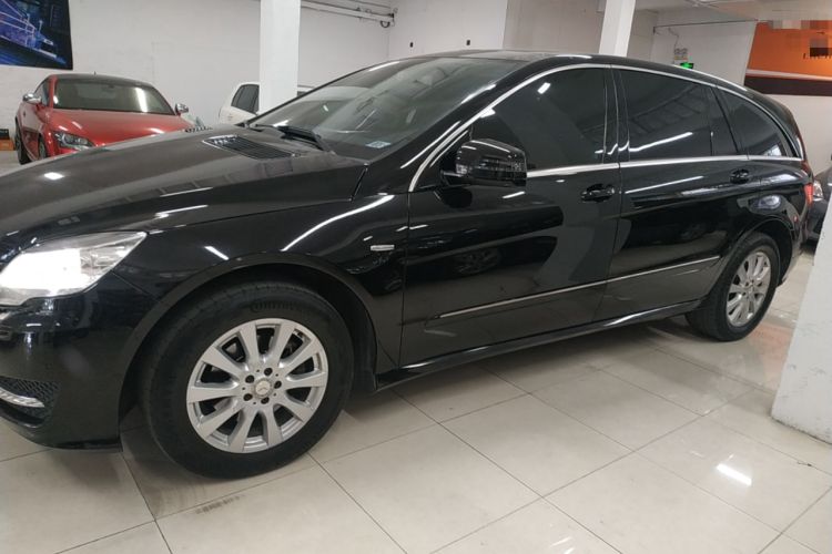 Used Mercedes-Benz R-Class 2017 R 320 4MATIC Business Edition Prestige Model Left Side