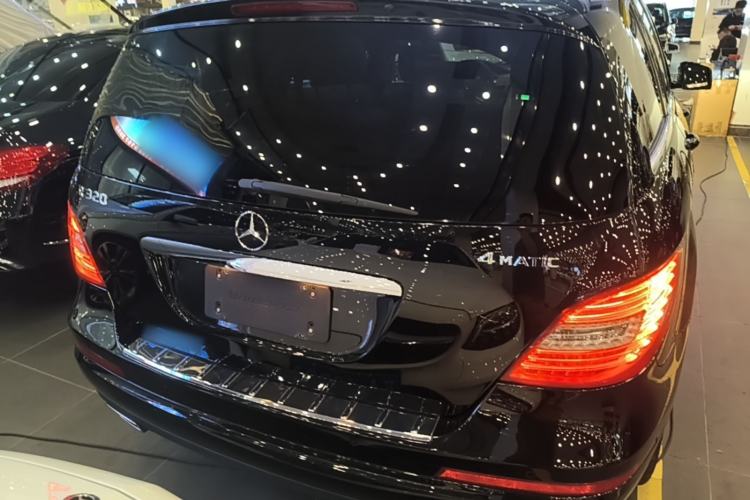 Used Mercedes-Benz R-Class 2017 R 320 4MATIC Business Edition Prestige Model Rear