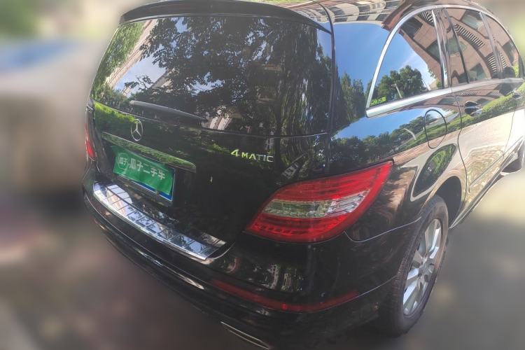 Used Mercedes-Benz R-Class 2017 R 320 4MATIC Business Edition Prestige Model Rear