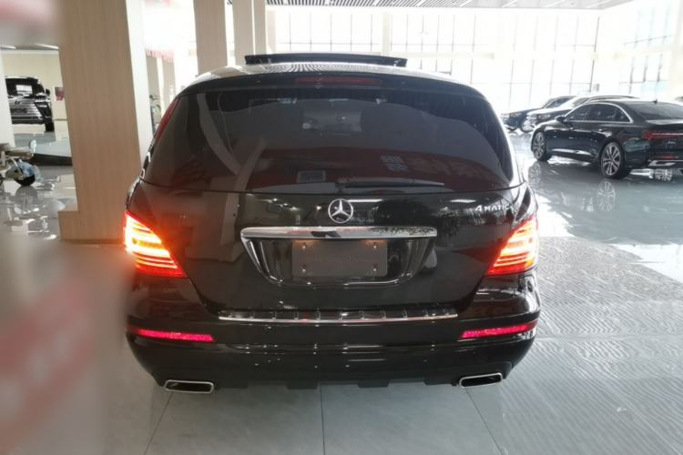 Used Mercedes-Benz R-Class 2017 R 320 4MATIC Business Edition Prestige Model Rear