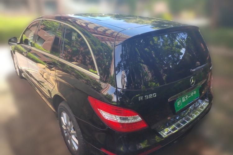 Used Mercedes-Benz R-Class 2017 R 320 4MATIC Business Edition Prestige Model Rear Left 45 Deg