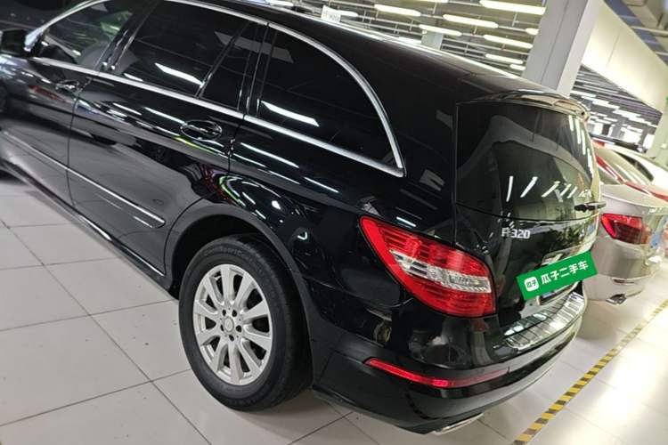 Used Mercedes-Benz R-Class 2017 R 320 4MATIC Business Edition Prestige Model Rear Left 45 Deg