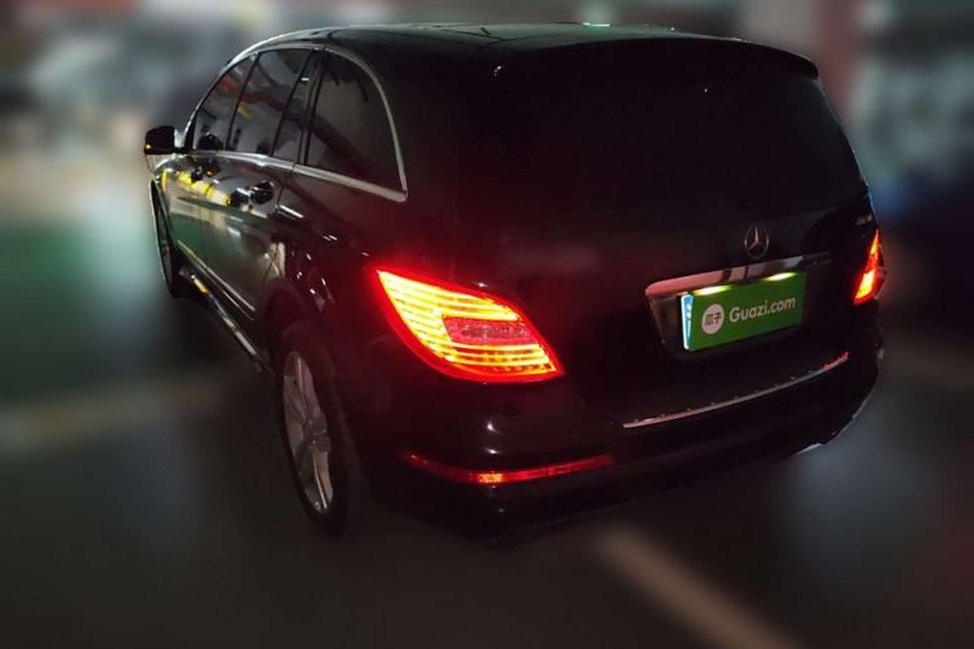 Used Mercedes-Benz R-Class 2017 R 320 4MATIC Luxury Collection Edition Rear Left 45 Deg