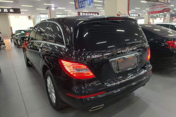 Used Mercedes-Benz R-Class 2017 R 320 4MATIC Business Edition Prestige Model Rear Left 45 Deg