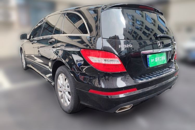 Used Mercedes-Benz R-Class 2017 R 320 4MATIC Business Edition Prestige Model Rear Left 45 Deg
