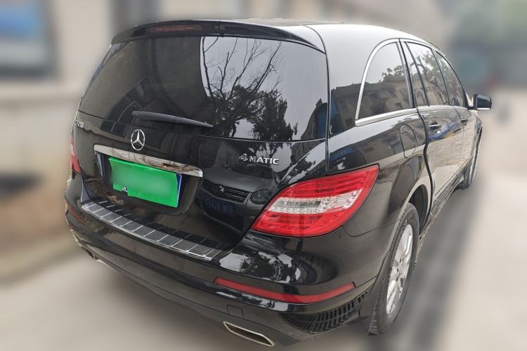 Used Mercedes-Benz R-Class 2017 R 320 4MATIC Business Edition Prestige Model Rear Right 45 Deg
