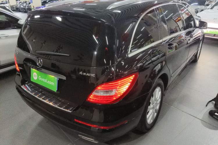 Used Mercedes-Benz R-Class 2017 R 320 4MATIC Business Edition Prestige Model Rear Right 45 Deg
