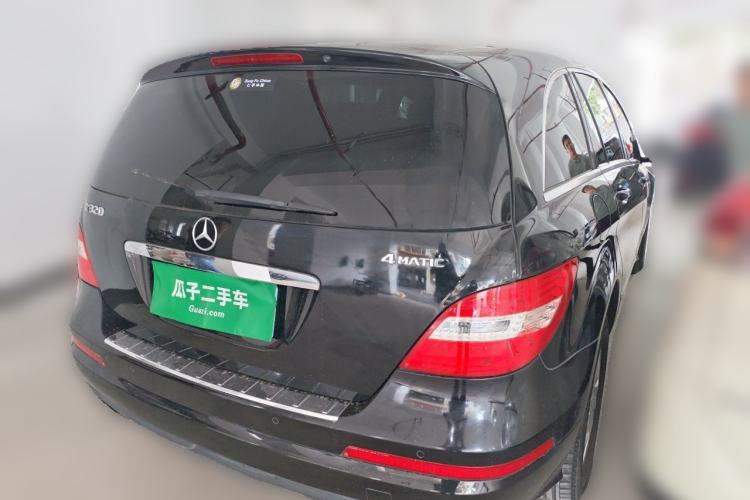 Used Mercedes-Benz R-Class 2017 R 320 4MATIC Business Edition Prestige Model Rear Right 45 Deg