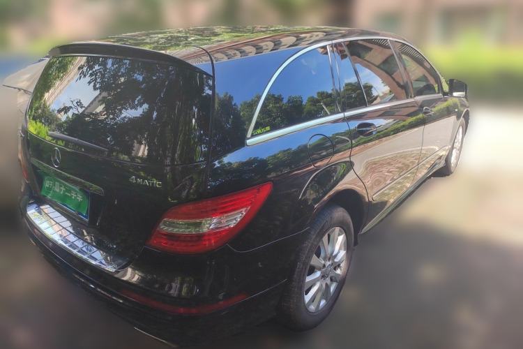 Used Mercedes-Benz R-Class 2017 R 320 4MATIC Business Edition Prestige Model Rear Right 45 Deg