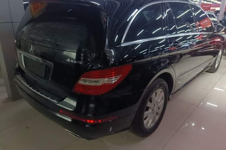 Used Mercedes-Benz R-Class 2017 R 320 4MATIC Business Edition Prestige Model Rear Right 45 Deg